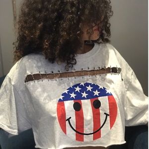💖Pinned Smile Crop Top💖